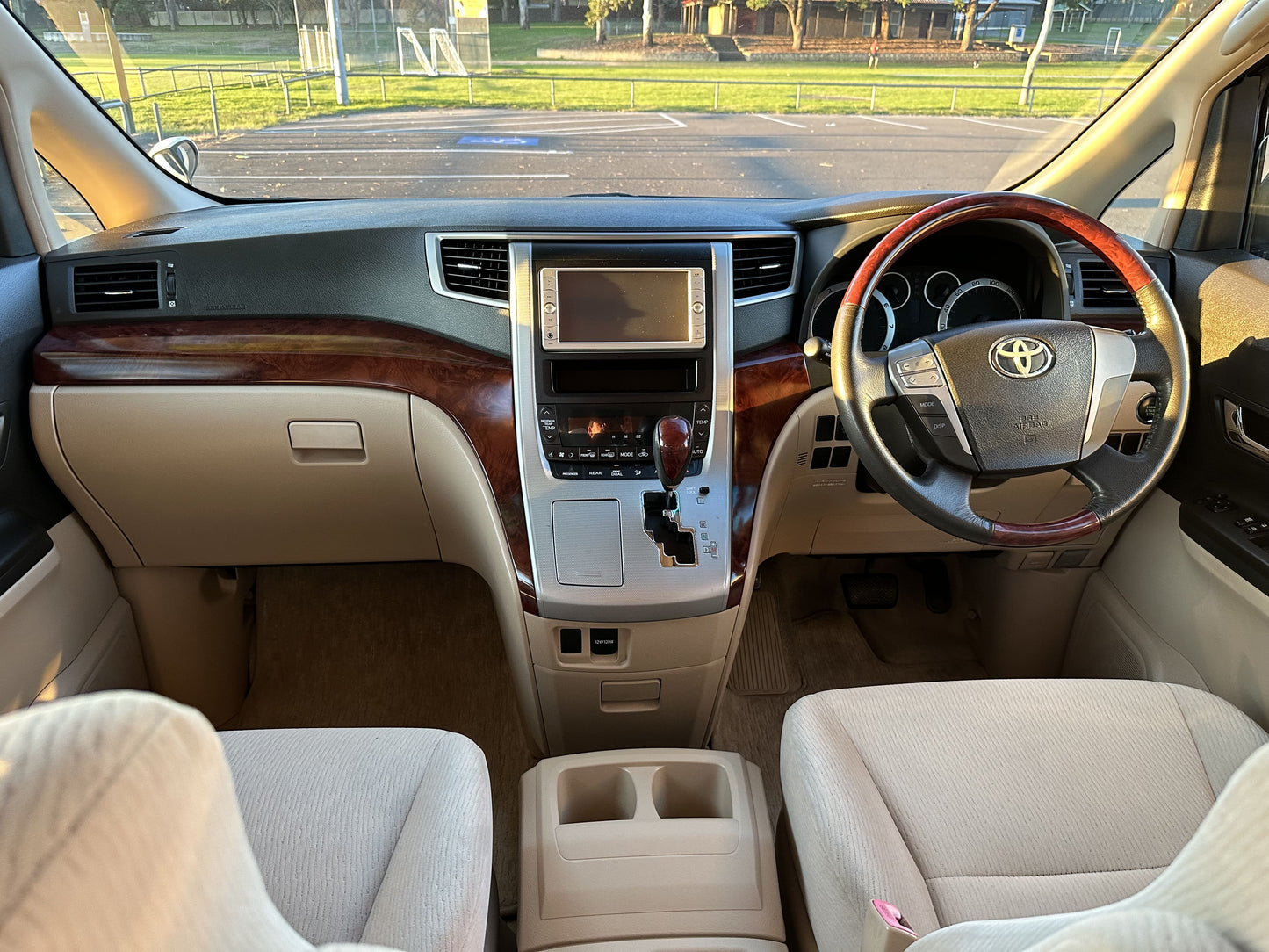 2009 Toyota Alphard 240S