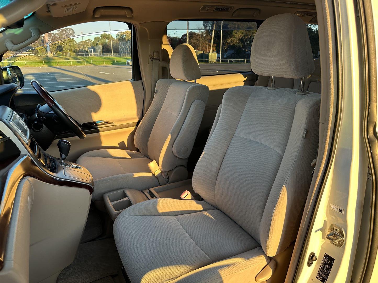 2009 Toyota Alphard 240S