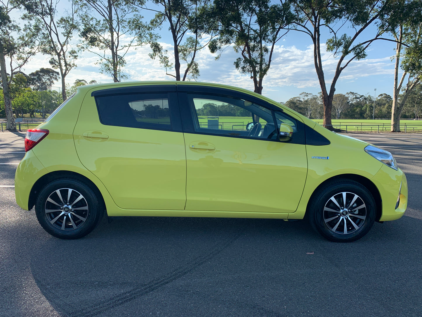 2017 Toyota Vitz Hybrid