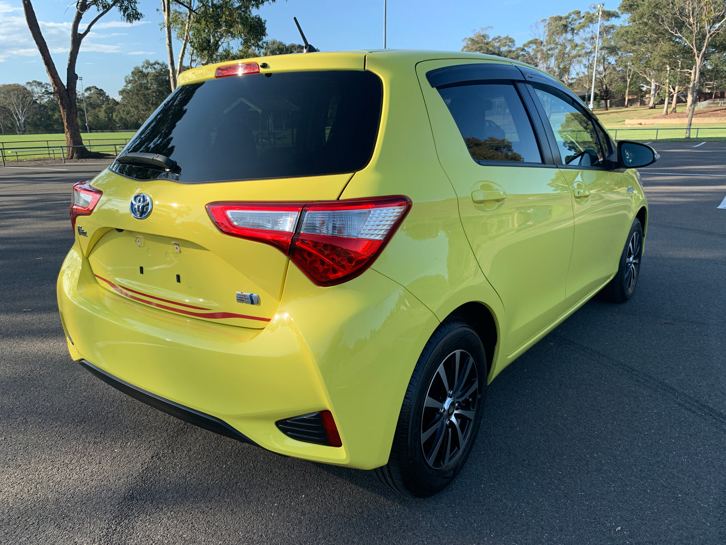 2017 Toyota Vitz Hybrid