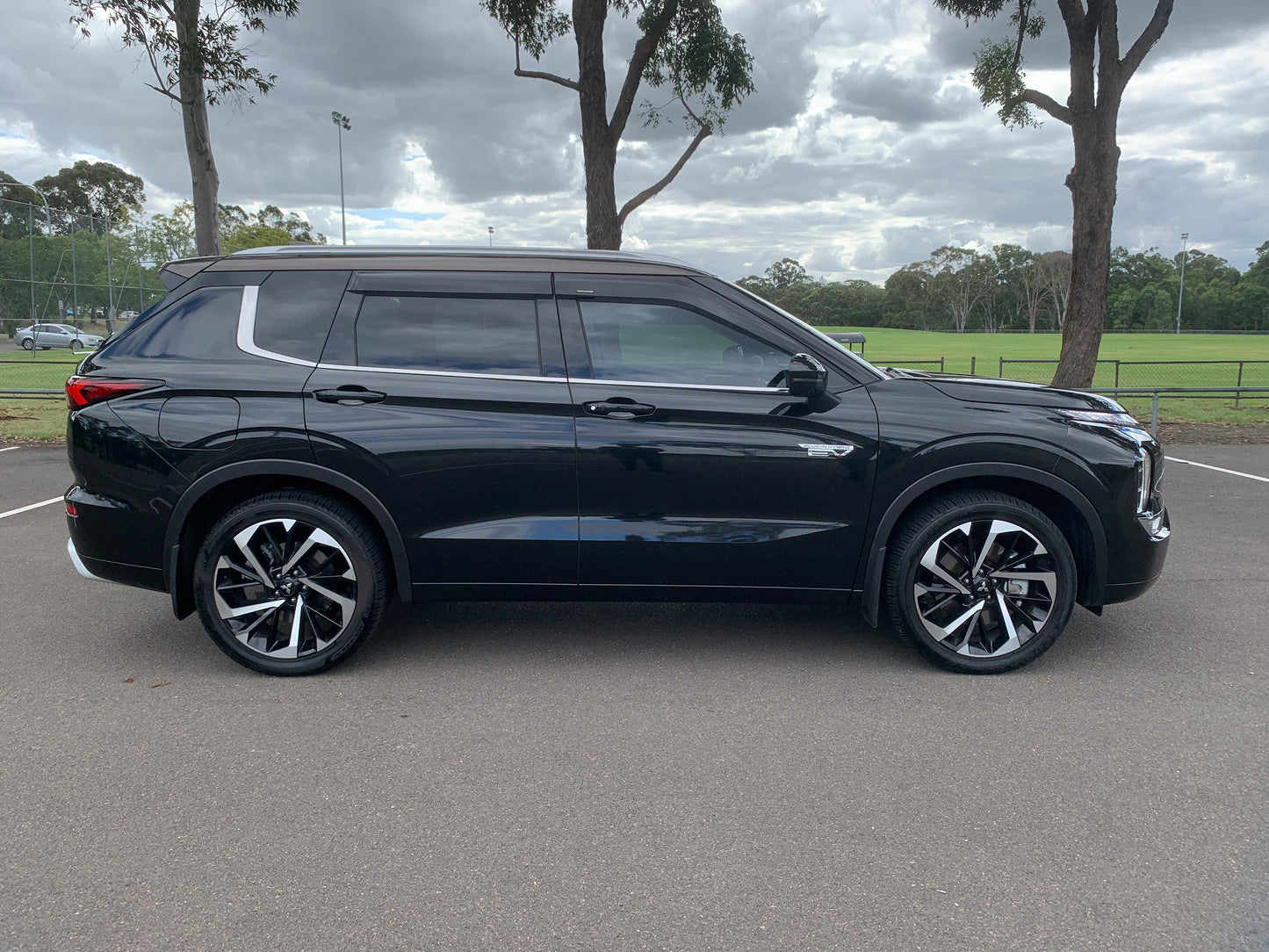 2023 Mitsubishi Outlander Exceed Plug in Hybrid (PHEV)