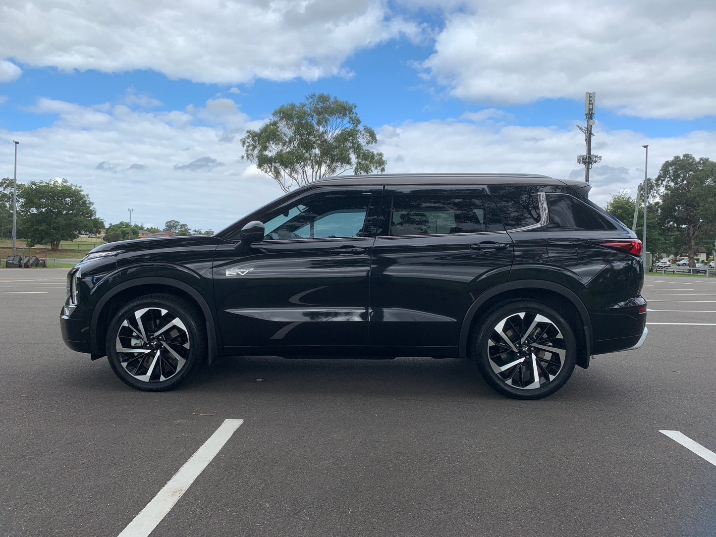 2023 Mitsubishi Outlander Exceed Plug in Hybrid (PHEV)