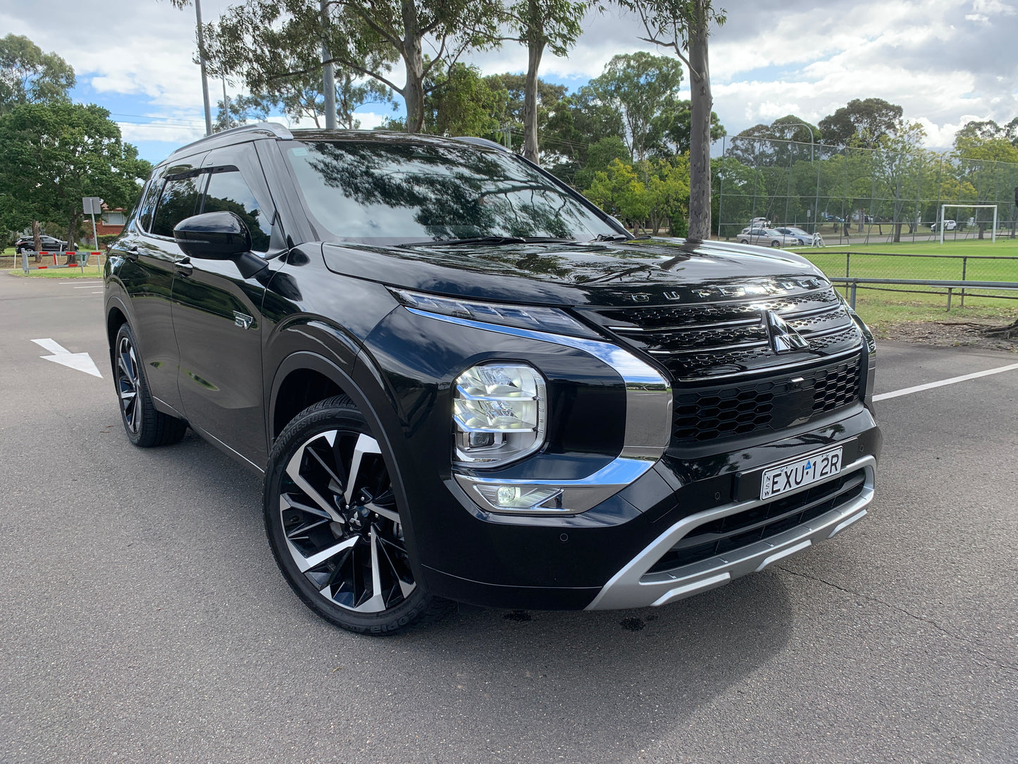 2023 Mitsubishi Outlander Exceed Plug in Hybrid (PHEV)