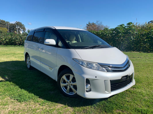 2009 White Toyota Estima Hybrid 4WD X