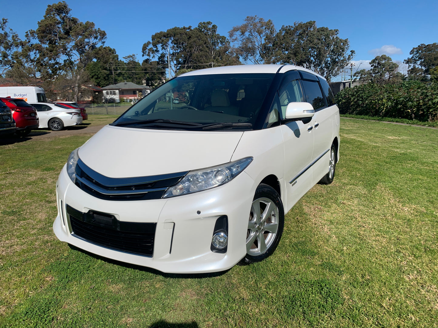 2009 White Toyota Estima Hybrid 4WD X