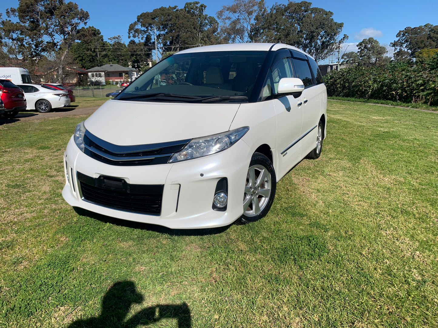 2009 White Toyota Estima Hybrid 4WD X