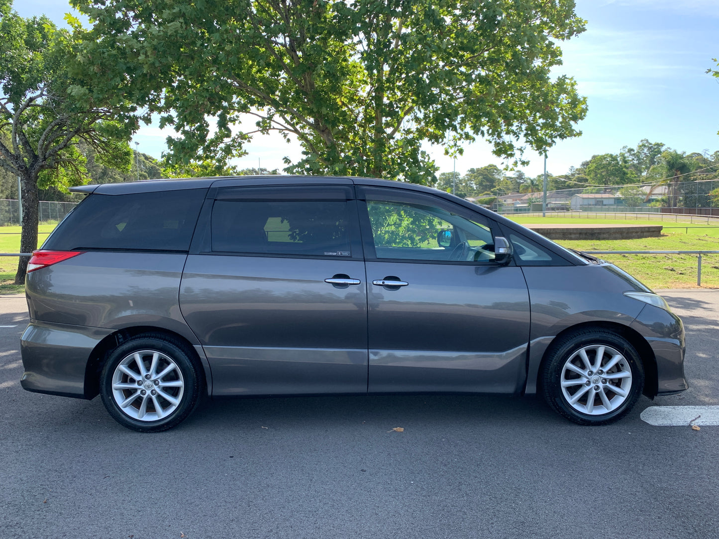 Toyota Estima Aeras 2.4L