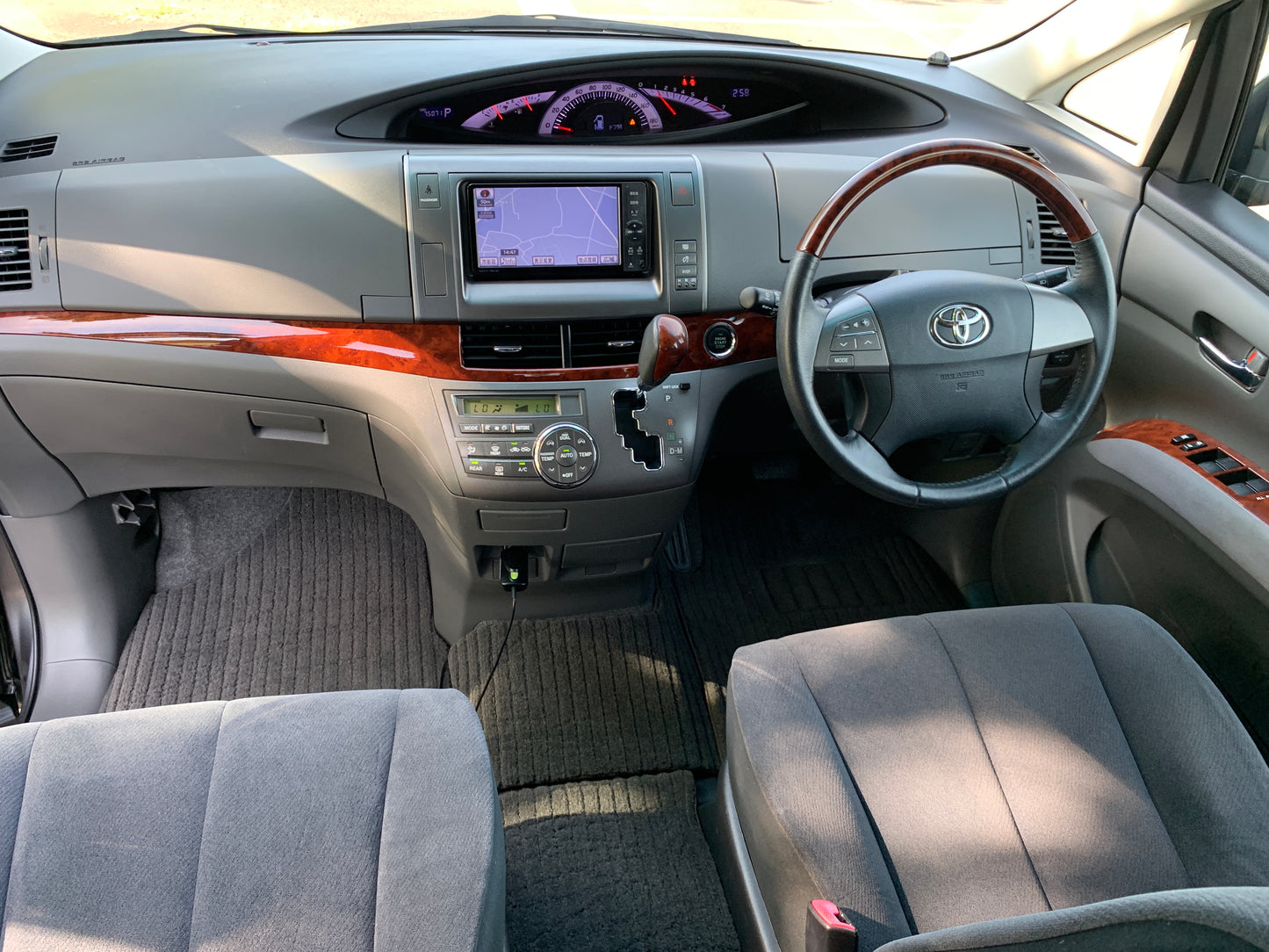 Toyota Estima Aeras 2.4L