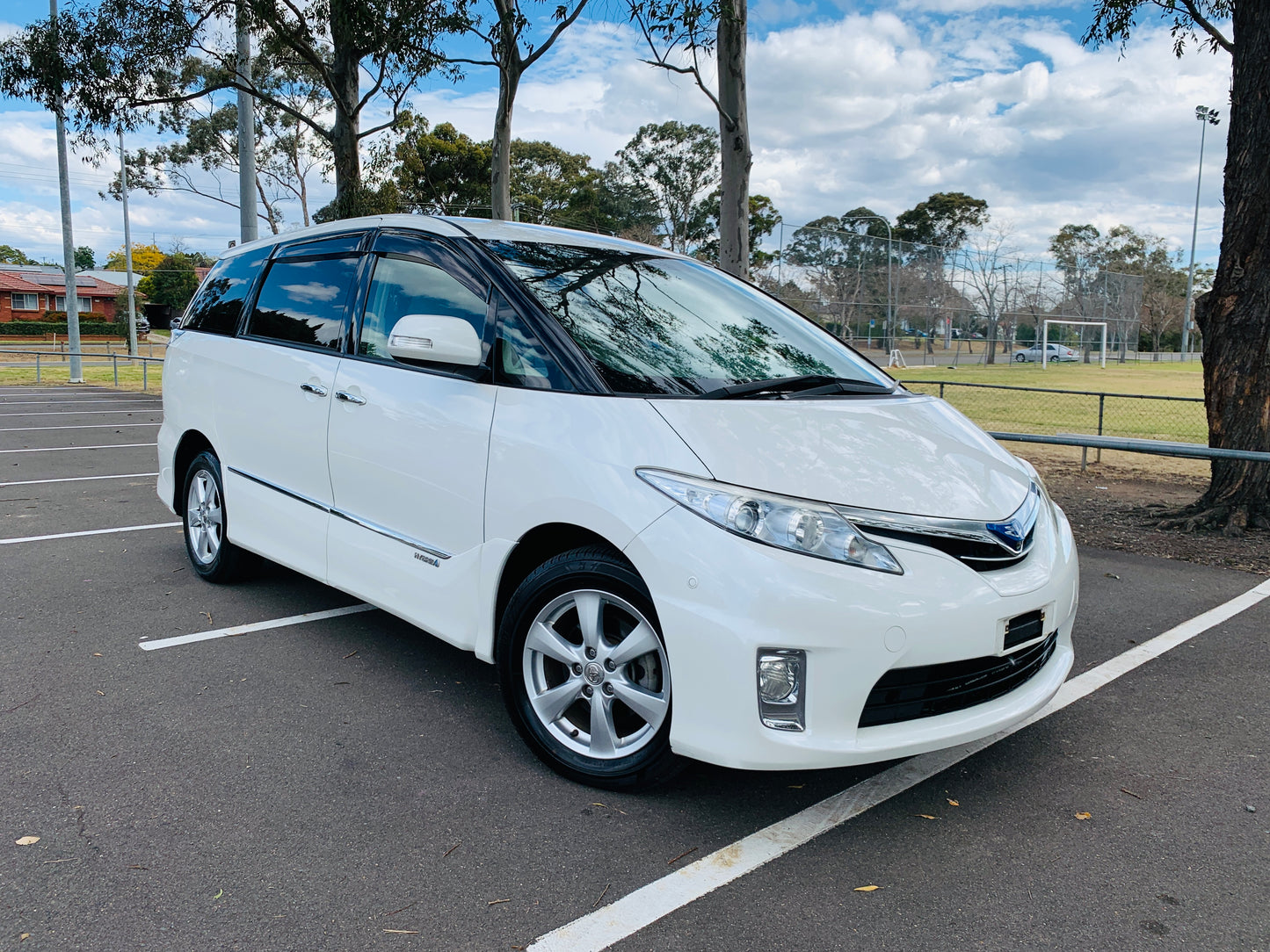 2009 Toyota Estima Hybrid E-Four - G Edition