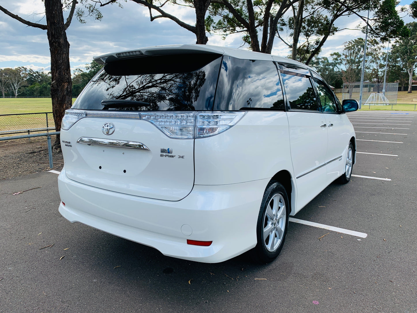 2009 Toyota Estima Hybrid E-Four - G Edition