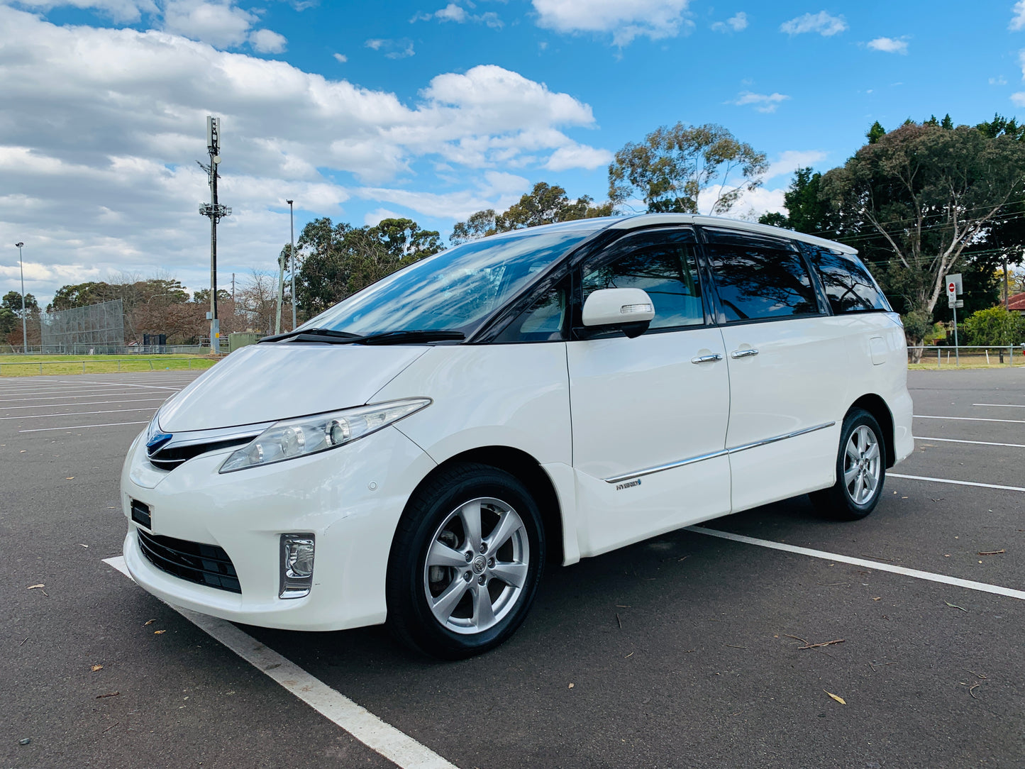 2009 Toyota Estima Hybrid E-Four - G Edition