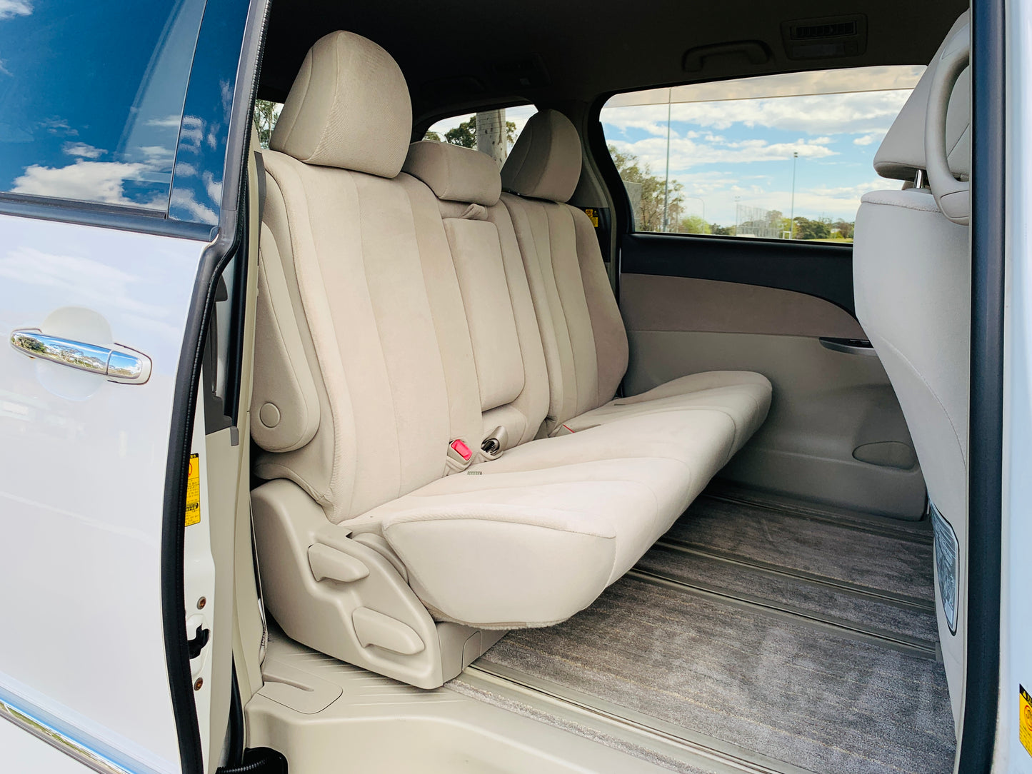 2009 Toyota Estima Hybrid E-Four - G Edition