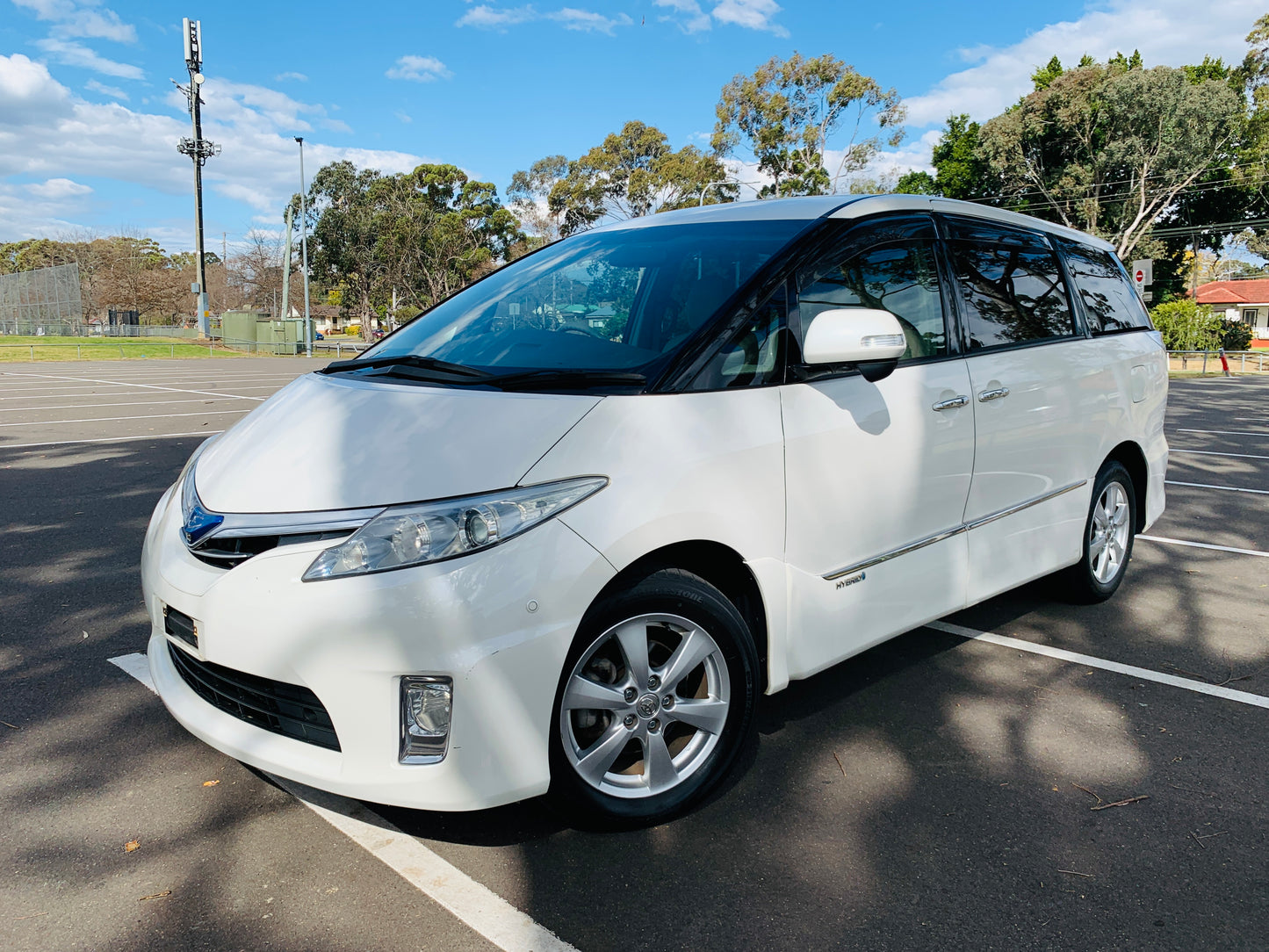 2009 Toyota Estima Hybrid E-Four - G Edition