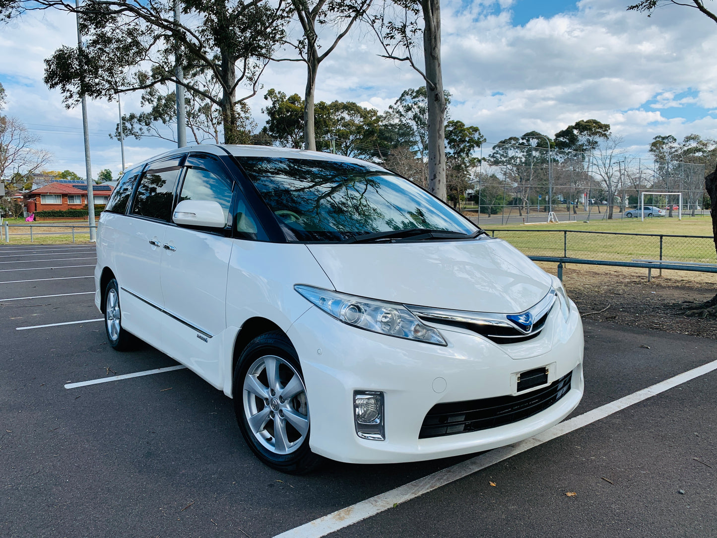 2009 Toyota Estima Hybrid E-Four - G Edition