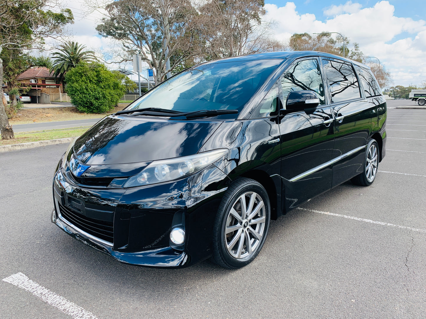 Toyota Estima Aeras HV Premium