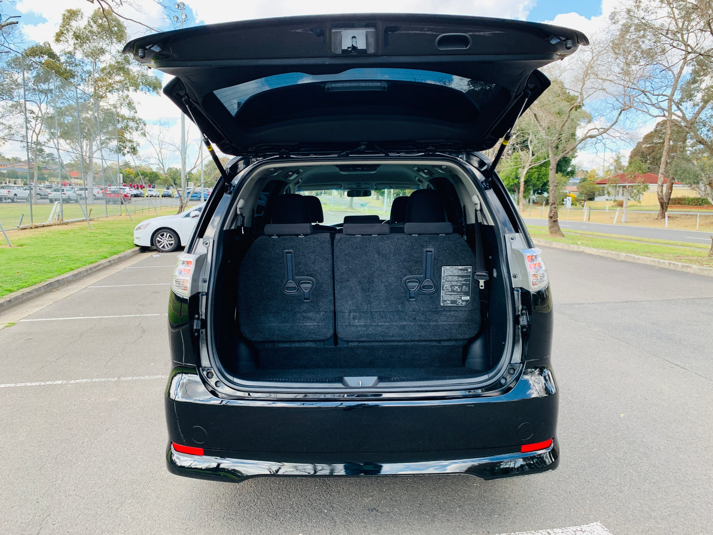 Toyota Estima Aeras HV Premium