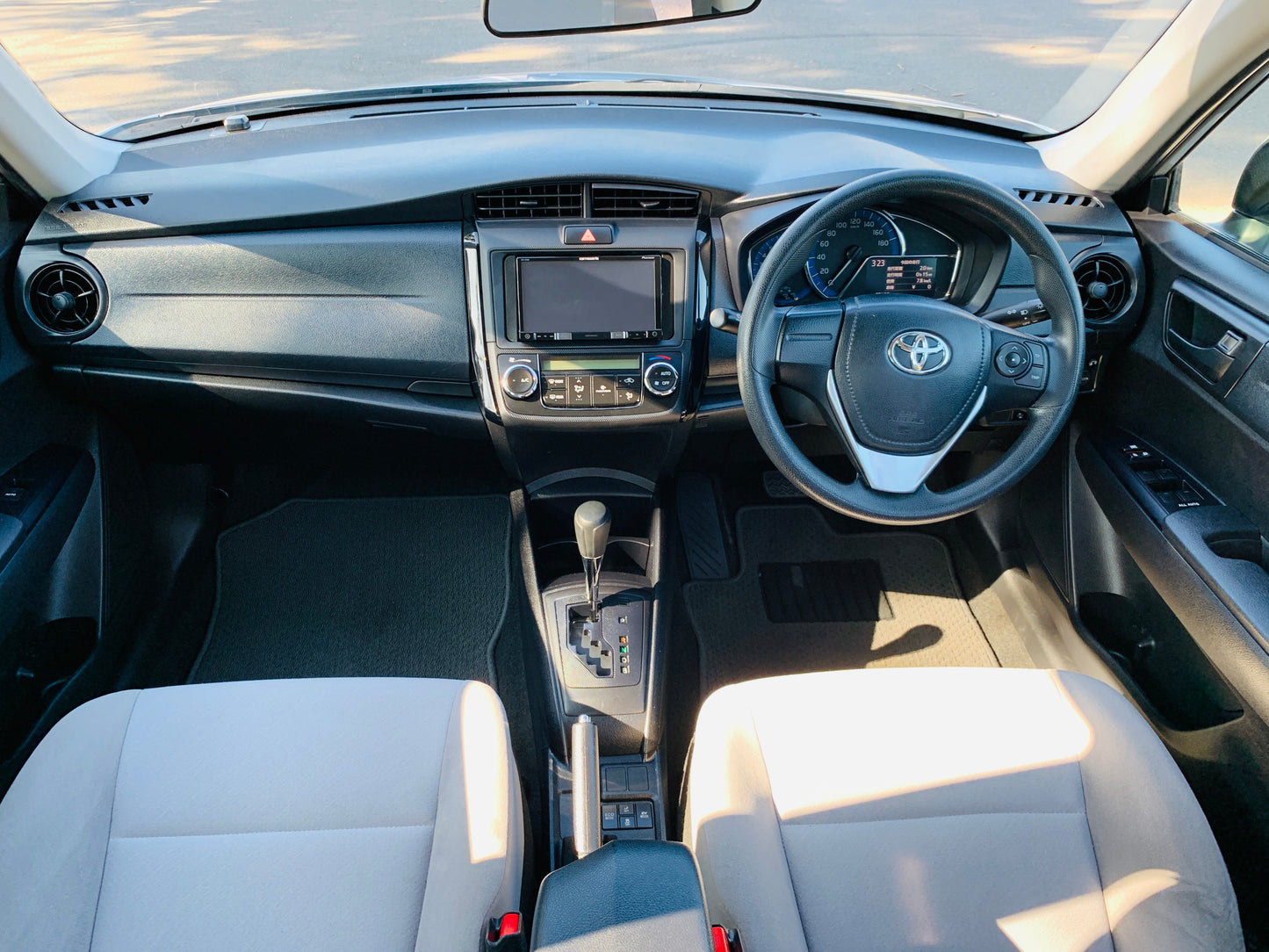 2017 Toyota Corolla Axio Hybrid