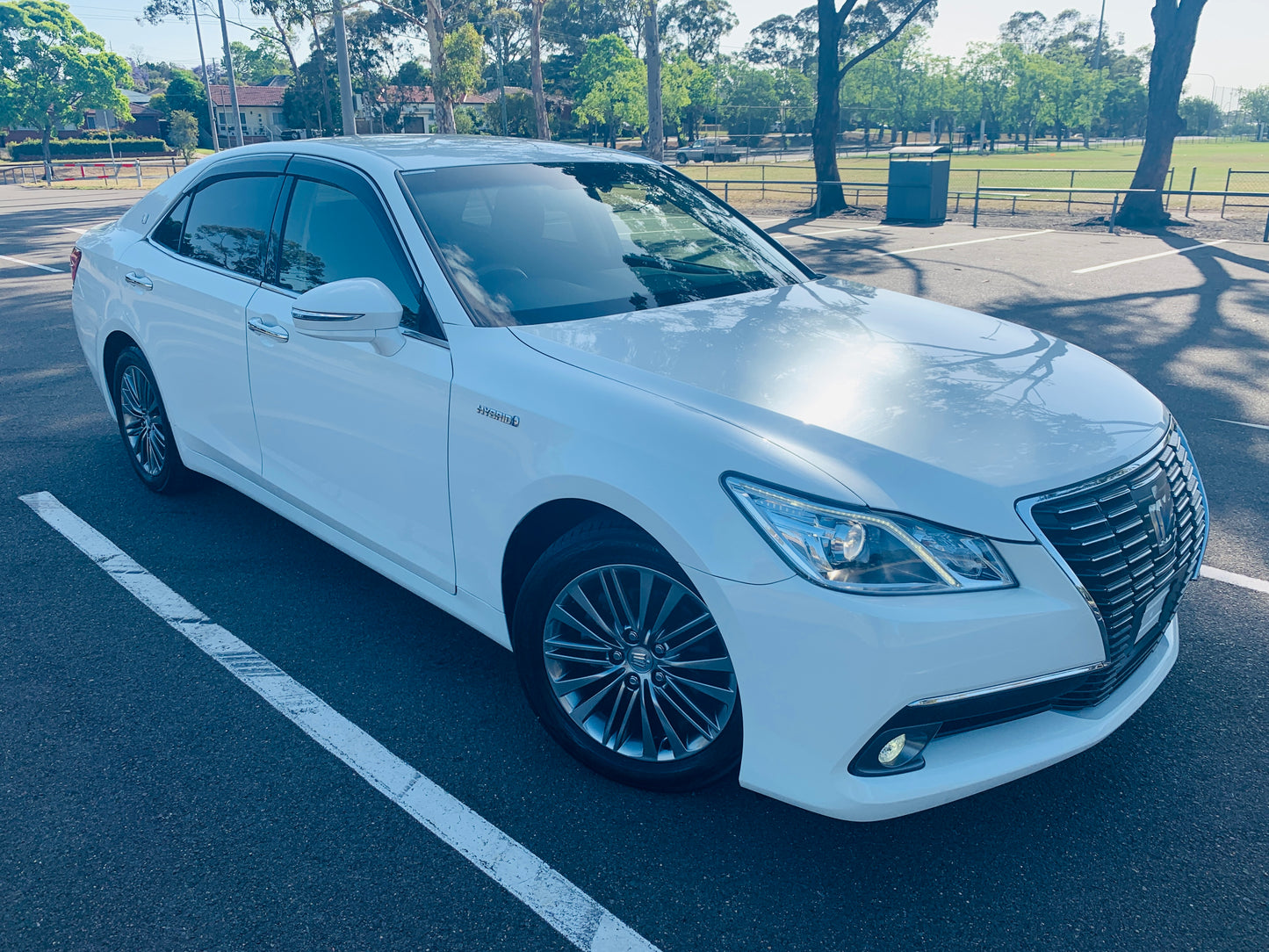 2013 Toyota Crown Hybrid Royal Saloon