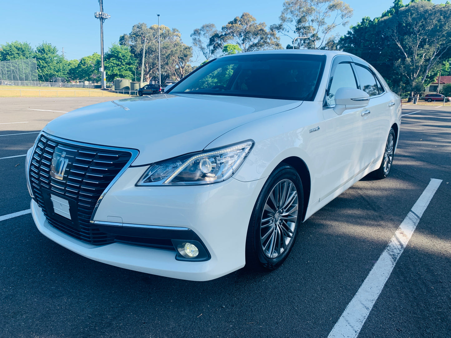 2013 Toyota Crown Hybrid Royal Saloon