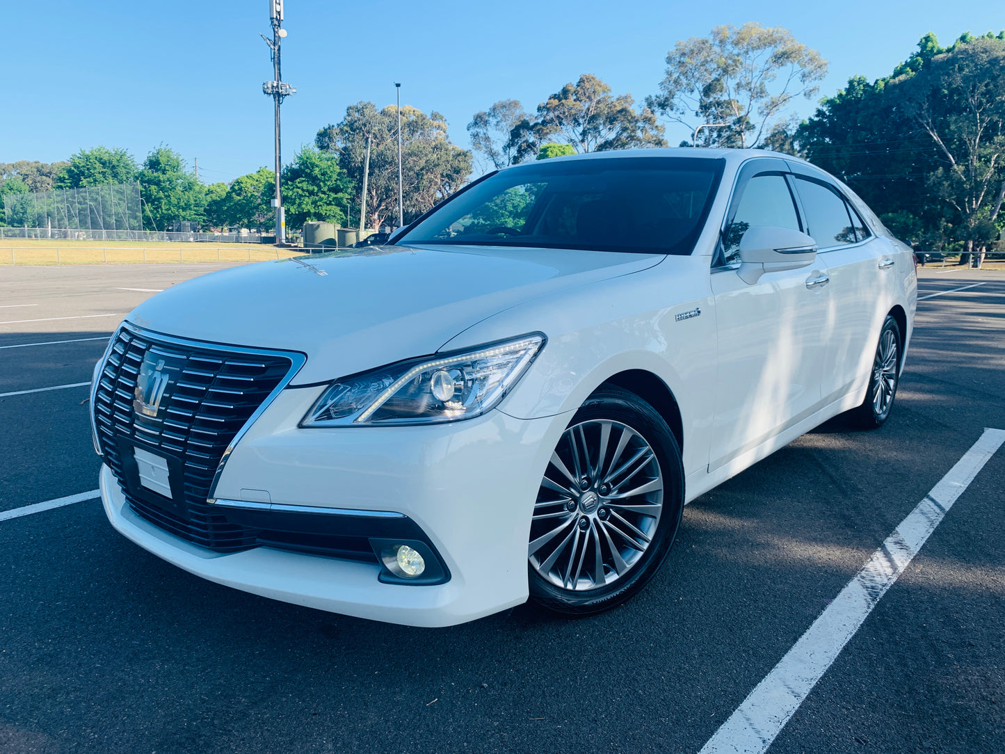 2013 Toyota Crown Hybrid Royal Saloon