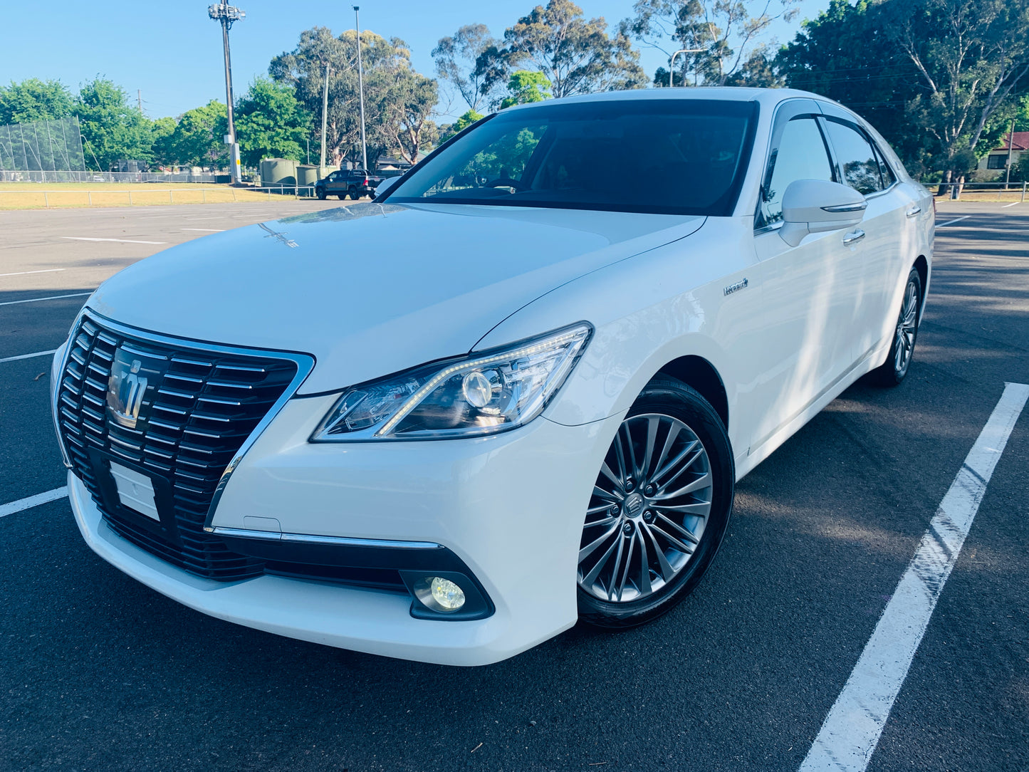 2013 Toyota Crown Hybrid Royal Saloon