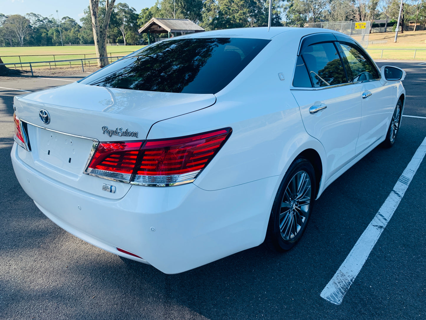 2013 Toyota Crown Hybrid Royal Saloon