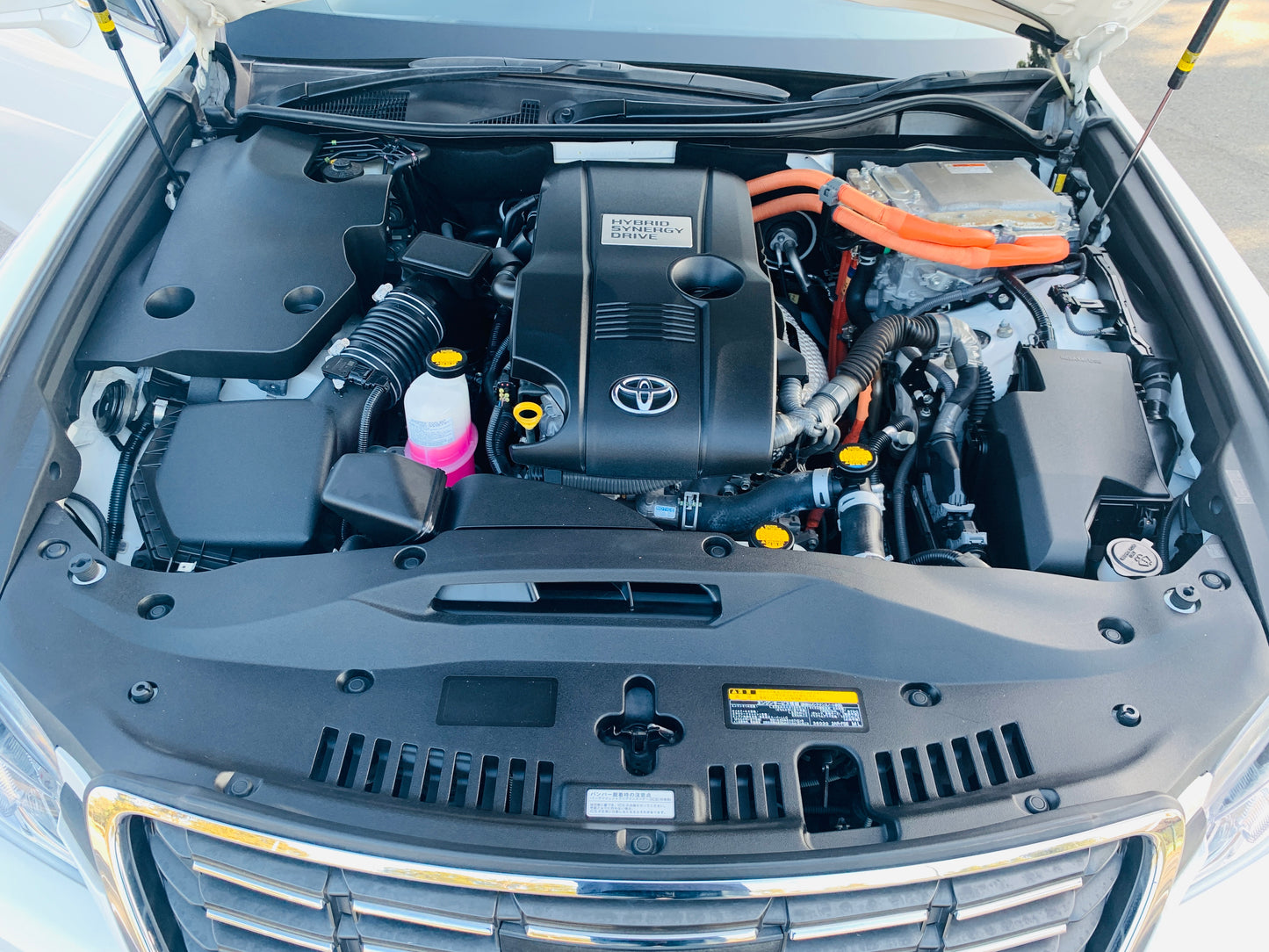 2013 Toyota Crown Hybrid Royal Saloon