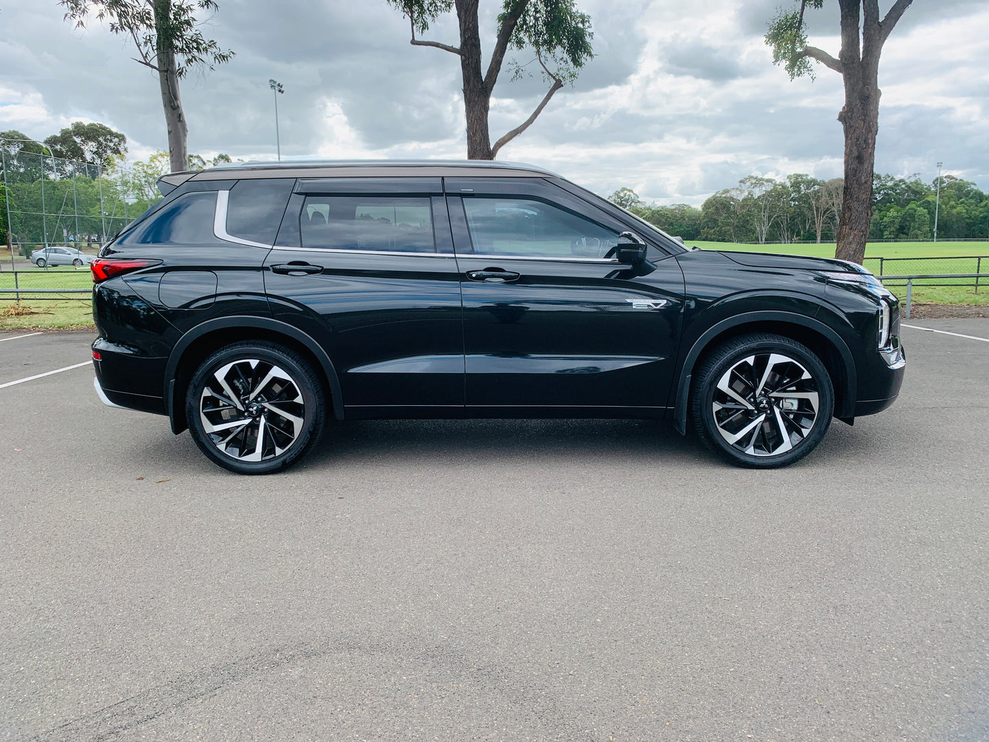 2023 Mitsubishi Outlander Exceed Plug in Hybrid (PHEV)