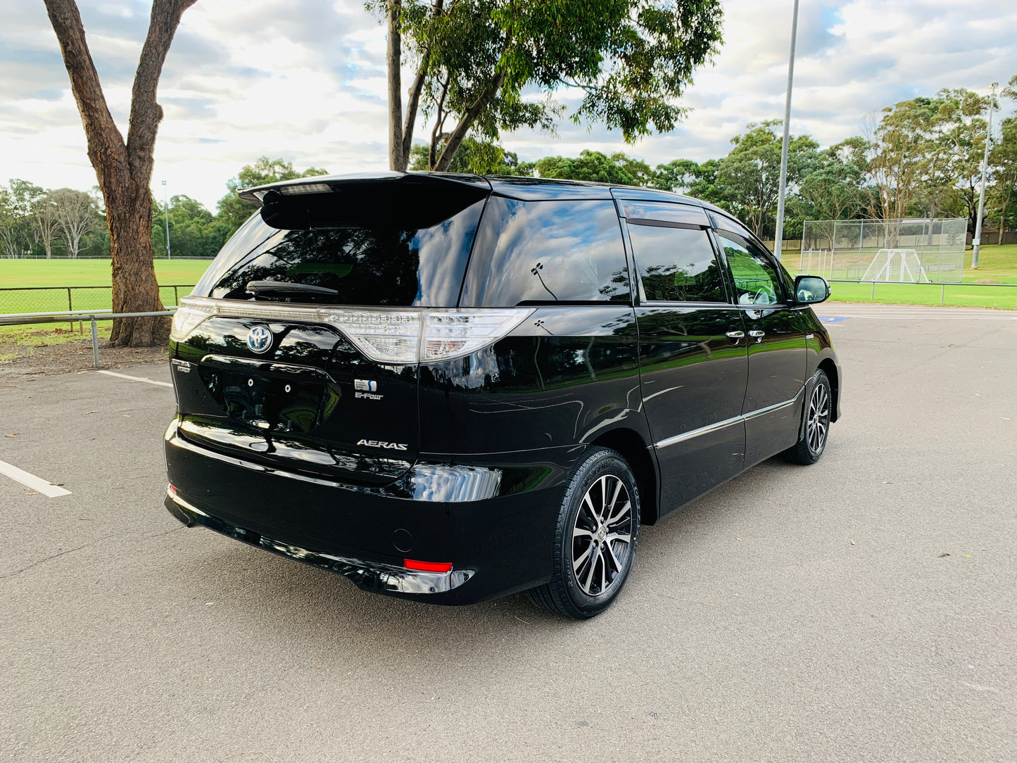 2013 Toyota Estima Aeras Hybrid Premium