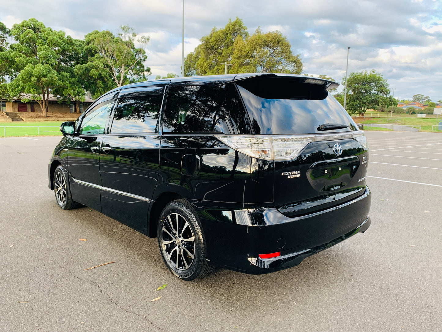 2013 Toyota Estima Aeras Hybrid Premium