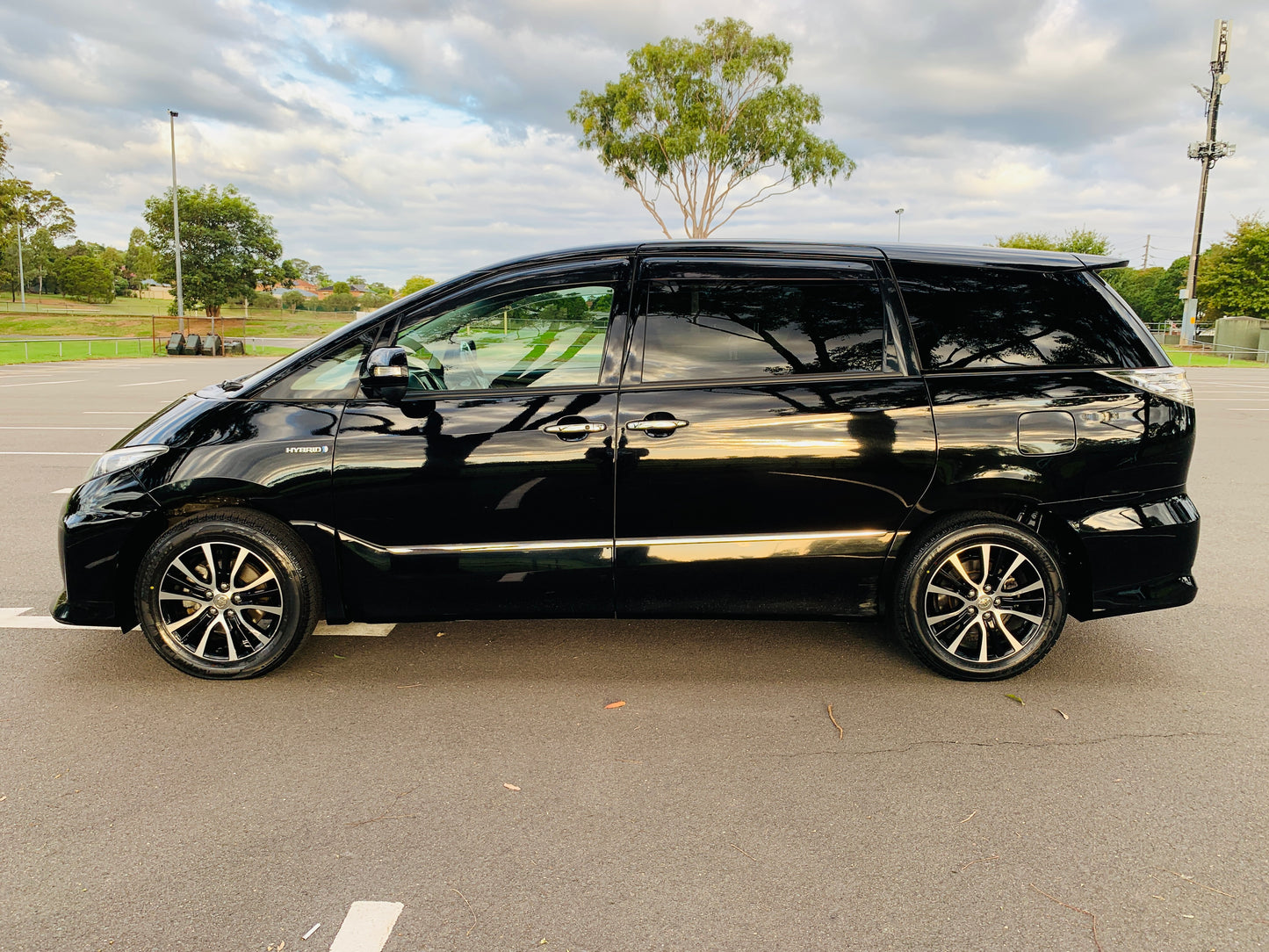 2013 Toyota Estima Aeras Hybrid Premium