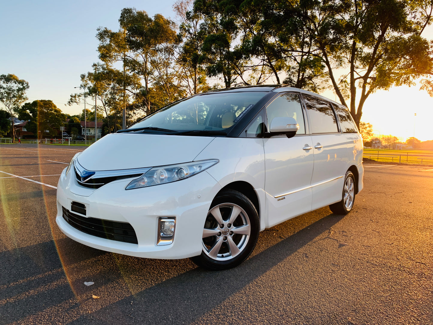 Toyota Estima HV - G Edition