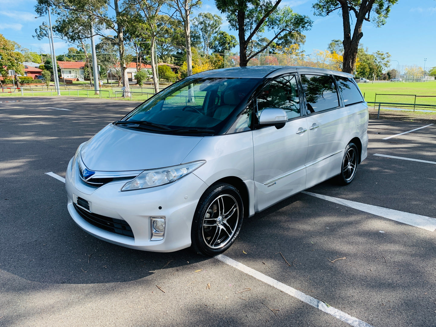 Toyota Estima HV - G Edition