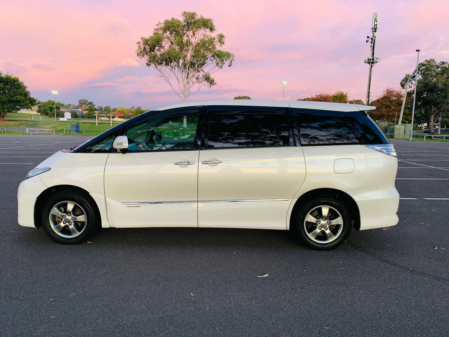 2009 Toyota Estima Hybrid E-Four