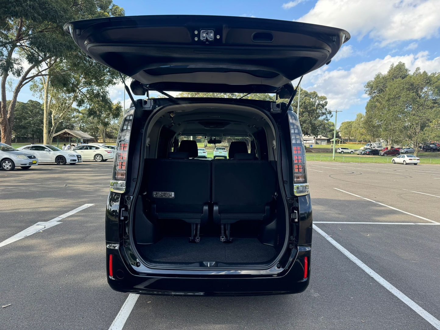 2014 Toyota Voxy Hybrid