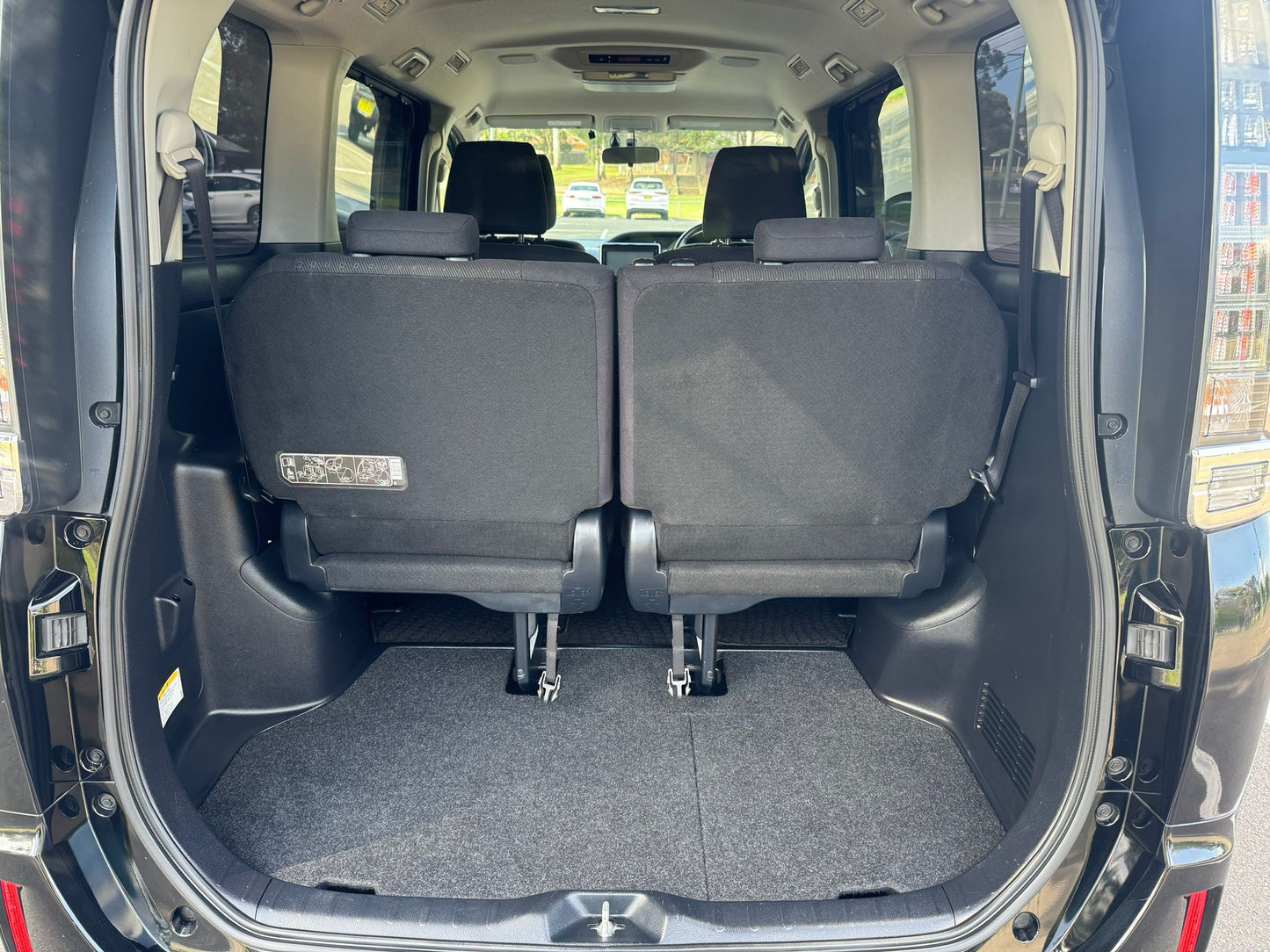 2014 Toyota Voxy Hybrid