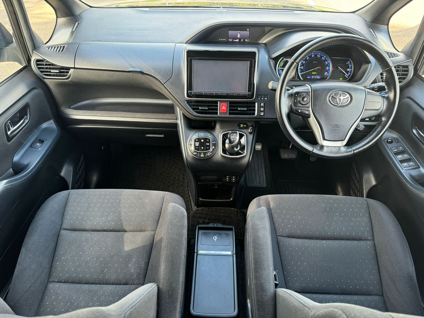 2014 Toyota Voxy Hybrid