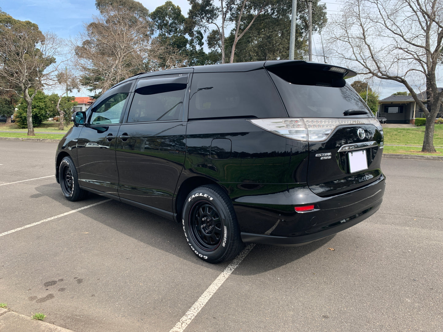 Toyota Estima HV E-Four