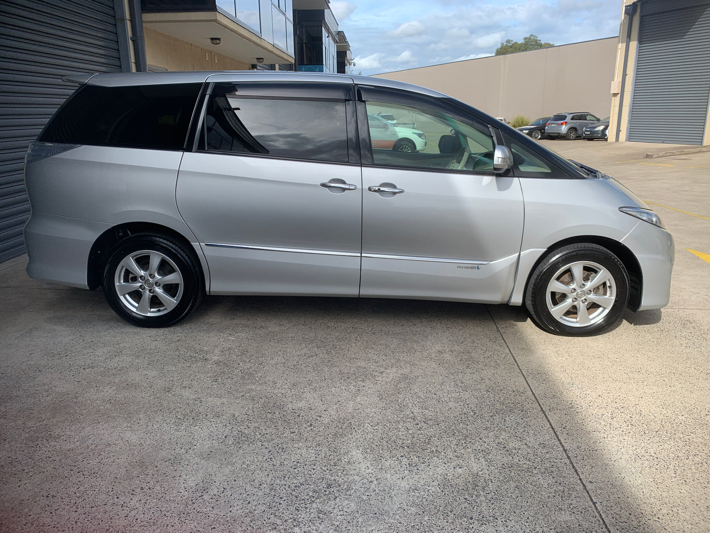 Toyota Estima HV E-Four