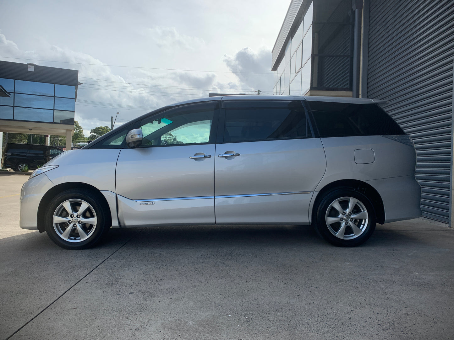 Toyota Estima HV E-Four