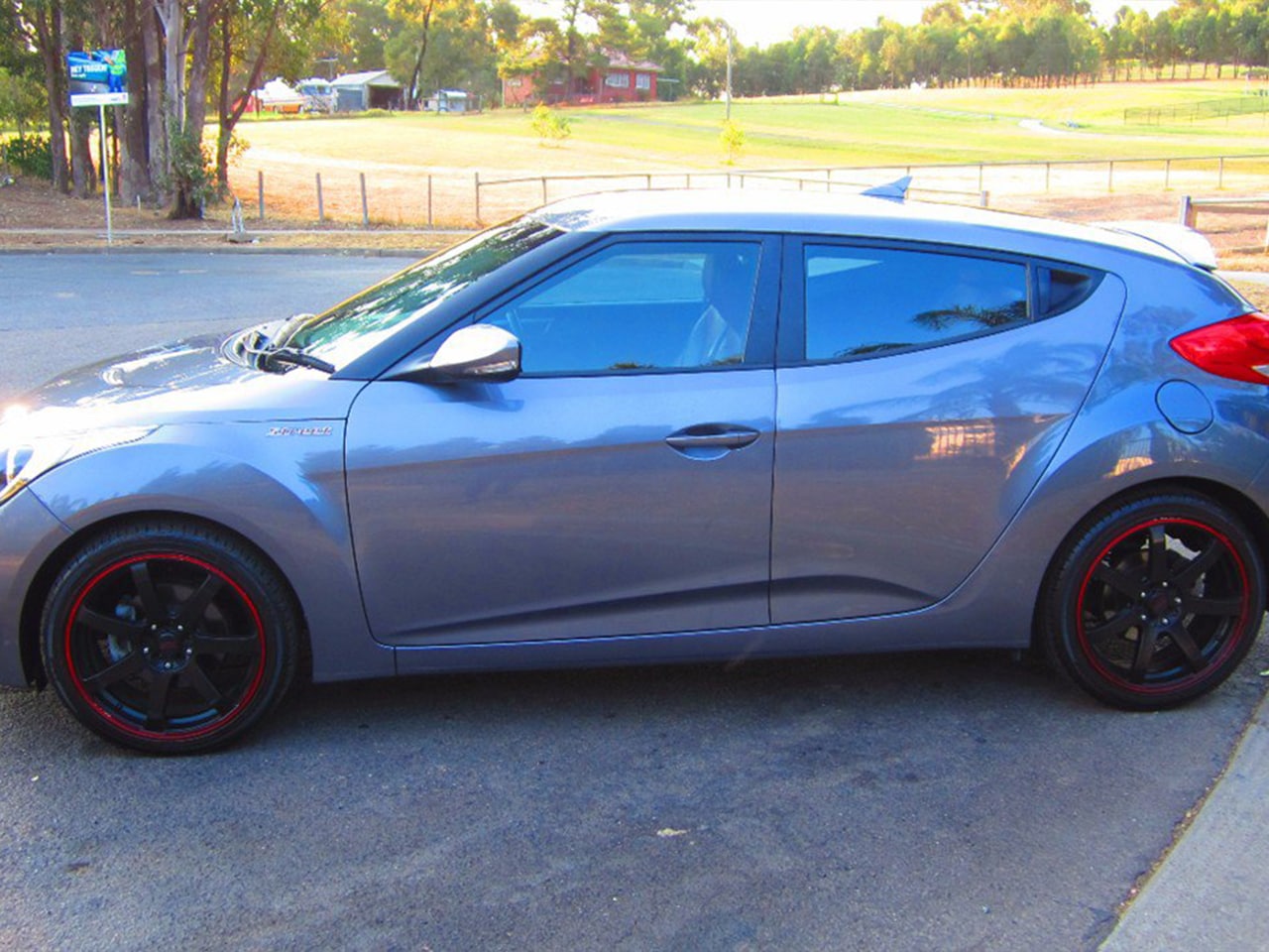 Hyundai Veloster SE