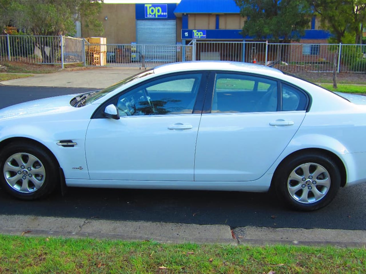 Holden Commodore Omega VE